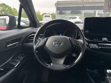 TOYOTA C-HR Hybrid Team D Navi LED Apple CarPlay Androi