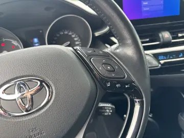 TOYOTA C-HR Hybrid Team D Navi LED Apple CarPlay Androi