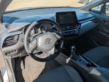 TOYOTA C-HR 2.0-l-VVTi Hybrid Team Deutschland  AHK