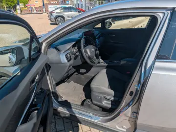 TOYOTA C-HR 2.0-l-VVTi Hybrid Team Deutschland  AHK