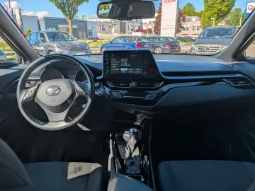 TOYOTA C-HR 2.0-l-VVTi Hybrid Team Deutschland  AHK
