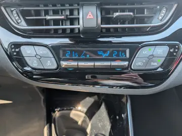 TOYOTA C-HR 2.0-l-VVTi Hybrid Team Deutschland  AHK