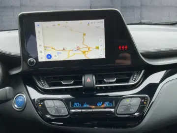 TOYOTA C-HR 2.0 HSD 4x2 TEAM D Bi-LED NAVI RFK GRA SHZ