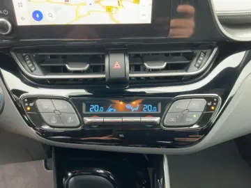 TOYOTA C-HR 2.0 HSD 4x2 TEAM D Bi-LED NAVI RFK GRA SHZ
