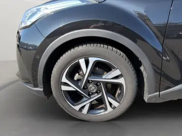 TOYOTA C-HR Hybrid Team D   Navi Plus
