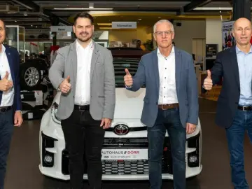 TOYOTA C-HR Hybrid Team D   Navi Plus