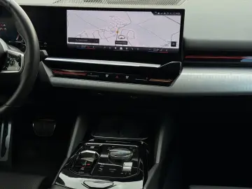 BMW 520i Lim. M Sport ACC LED LiveCockpit Leder Memo