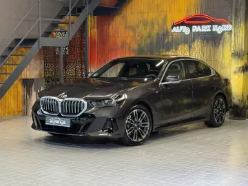 BMW 520i M Sport~PANO~LED~KAMERA 360 ~HEAD-UP