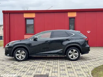 Lexus Seria NX 300h E-FOUR Luxury Line