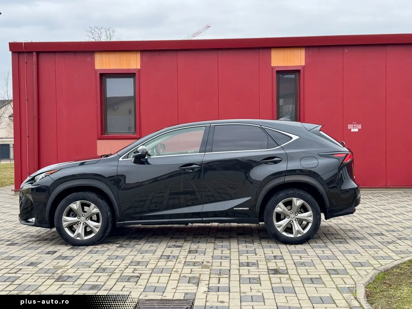 Lexus Seria NX 300h E-FOUR Luxury Line