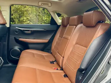 Lexus Seria NX 300h E-FOUR Luxury Line