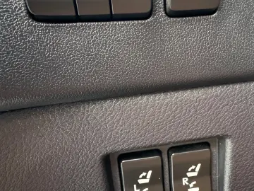 Lexus Seria NX 300h E-FOUR Luxury Line