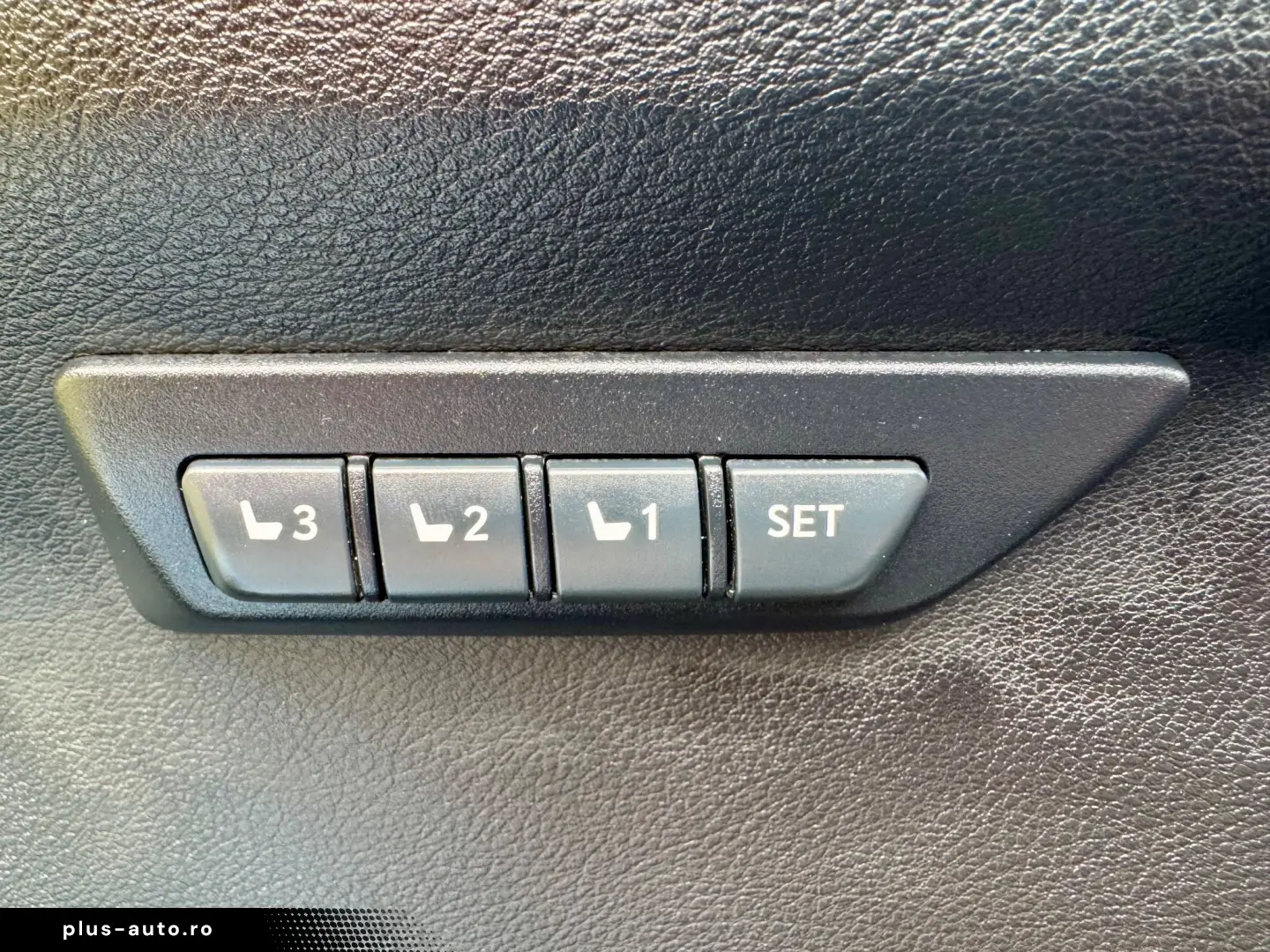 Lexus Seria NX 300h E-FOUR Luxury Line