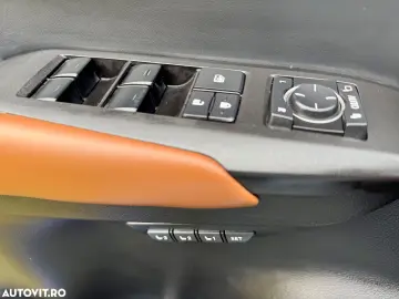 Lexus Seria NX 300h E-FOUR Luxury Line