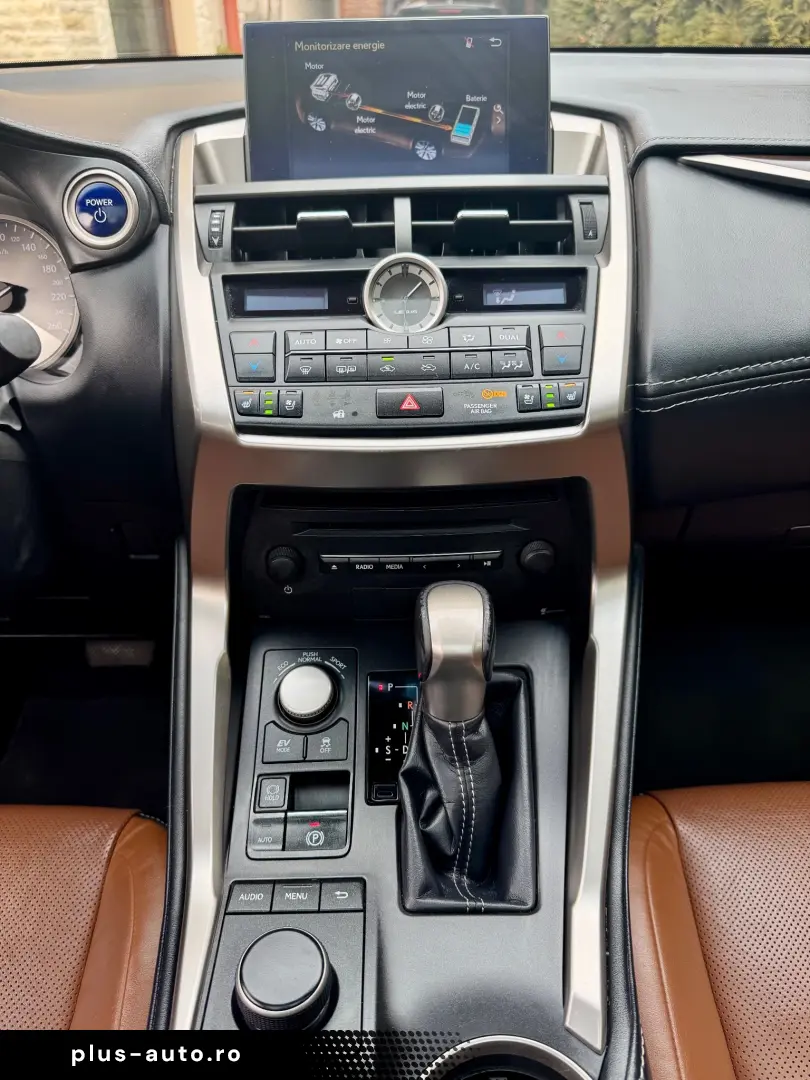 Lexus Seria NX 300h E-FOUR Luxury Line