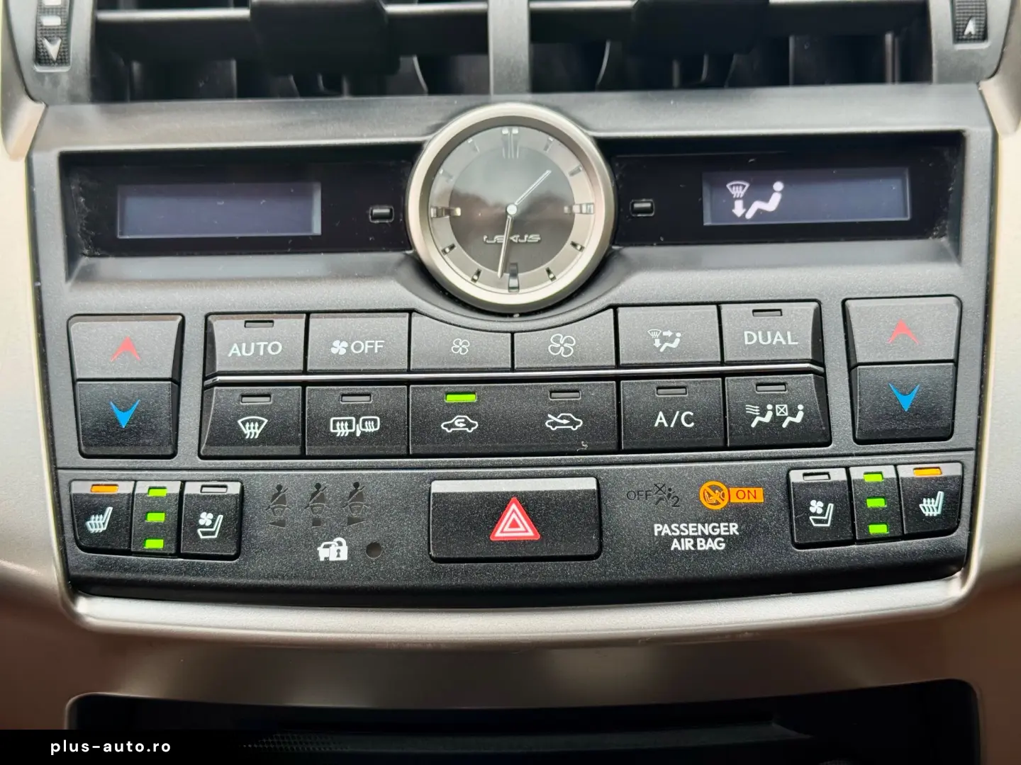 Lexus Seria NX 300h E-FOUR Luxury Line