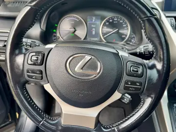 Lexus Seria NX 300h E-FOUR Luxury Line