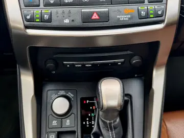 Lexus Seria NX 300h E-FOUR Luxury Line