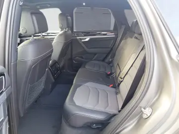 VW Touareg 3.0 V6 TDI 4Motion R-Line