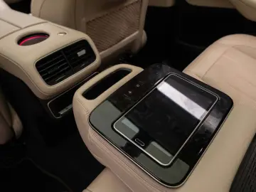 MERCEDES-BENZ GLS 63 AMG 4Matic _MansoryCarbon_P850_23