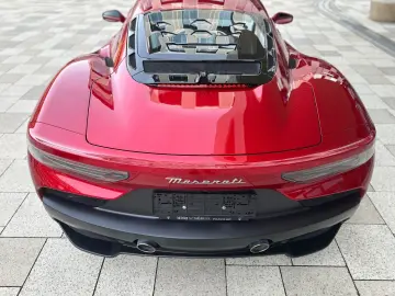 MASERATI MC20