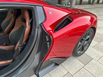MASERATI MC20