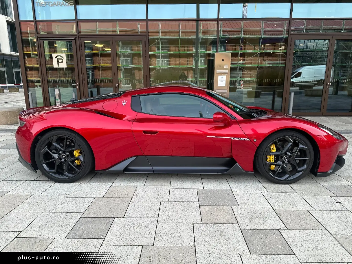 MASERATI MC20