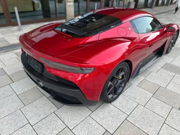 MASERATI MC20