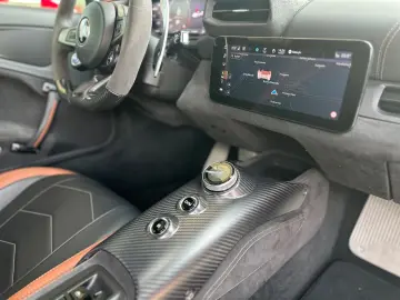 MASERATI MC20