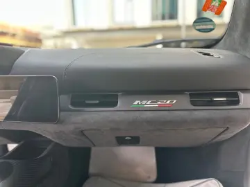 MASERATI MC20