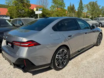 BMW 520d Lim. M-Sportpacket G60  Panorama Komfortzg.