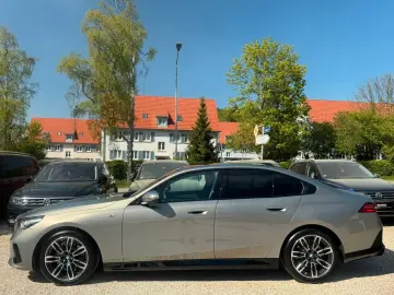 BMW 520d Lim. M-Sportpacket G60  Panorama Komfortzg.