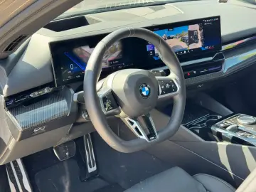 BMW 520d Lim. M-Sportpacket G60  Panorama Komfortzg.