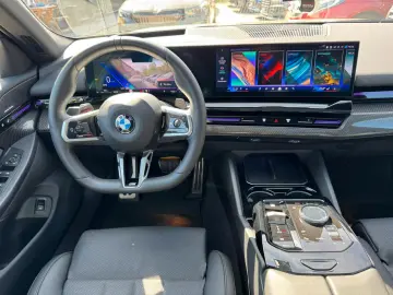 BMW 520d Lim. M-Sportpacket G60  Panorama Komfortzg.