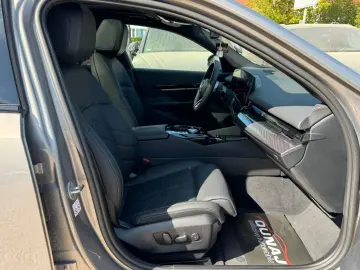 BMW 520d Lim. M-Sportpacket G60  Panorama Komfortzg.