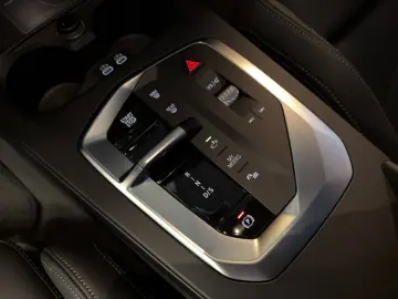 BMW 220d Gran Coupé LED NAVI HUD 360  SPORTSITZ 18