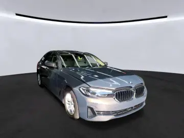 BMW 520 d xDrive H-UP AHK H&K LEDER ACC INDIVIDUAL