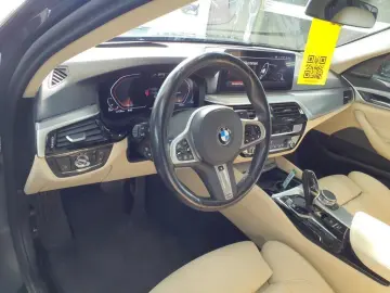 BMW 520 d xDrive H-UP AHK H&K LEDER ACC INDIVIDUAL