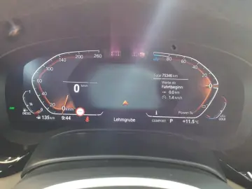 BMW 520 d xDrive H-UP AHK H&K LEDER ACC INDIVIDUAL