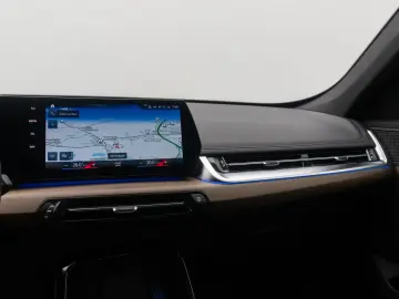BMW iX1 xD30 M Sport HUD DAB AHK 360  CockpitPro 18