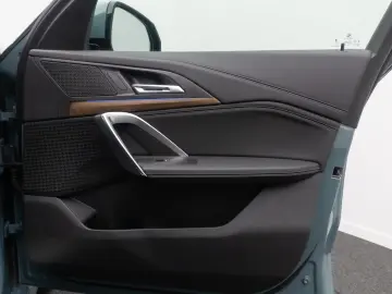 BMW iX1 xD30 M Sport HUD DAB AHK 360  CockpitPro 18