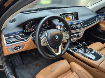 BMW 740 d xDr LUFT LASER PROF HEAD STNDHZ H&K ACC MF