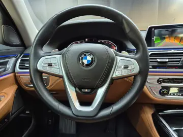 BMW 740 d xDr LUFT LASER PROF HEAD STNDHZ H&K ACC MF