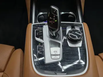 BMW 740 d xDr LUFT LASER PROF HEAD STNDHZ H&K ACC MF