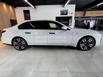 BMW 740 d xDrive M Sport PRO CINEMA EXECUTIVE-LOUNGE