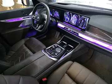 BMW 740 d xDrive M Sport PRO CINEMA EXECUTIVE-LOUNGE