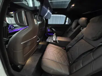 BMW 740 d xDrive M Sport PRO CINEMA EXECUTIVE-LOUNGE