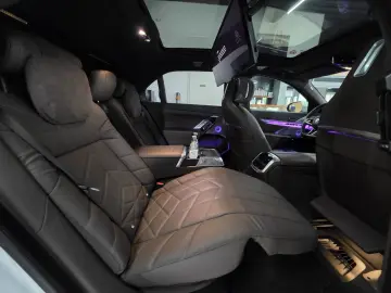 BMW 740 d xDrive M Sport PRO CINEMA EXECUTIVE-LOUNGE