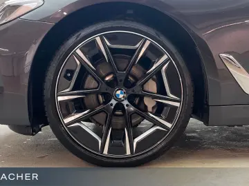 BMW 530i A xDrive Luxury-Line AHK LCProf ACC