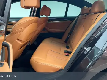 BMW 530i A xDrive Luxury-Line AHK LCProf ACC